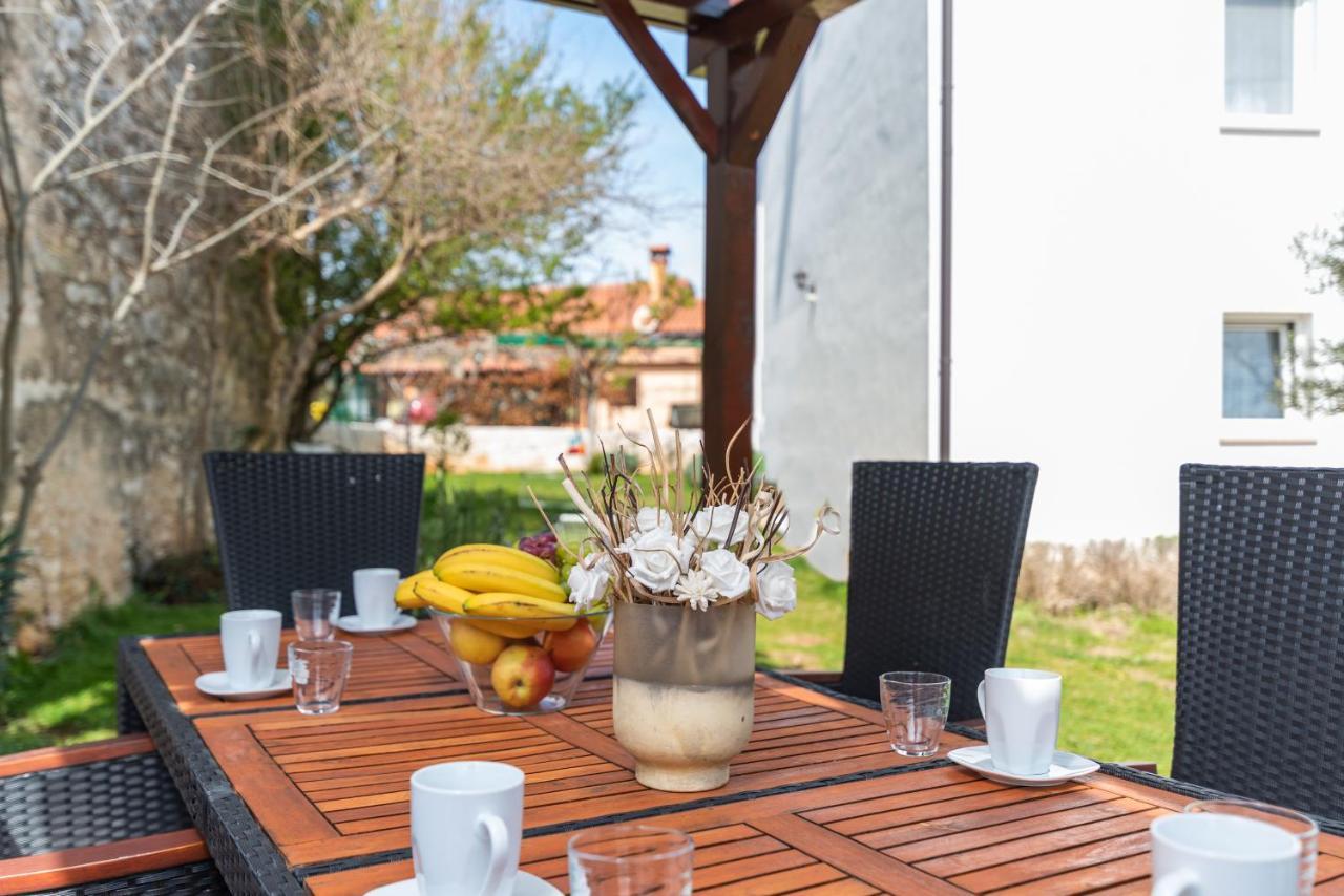 The Village Novigrad  Bagian luar foto