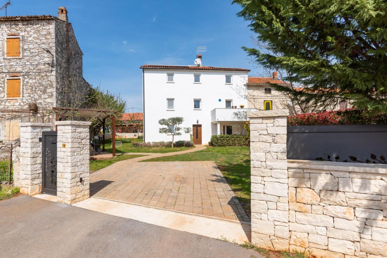 The Village Novigrad  Bagian luar foto