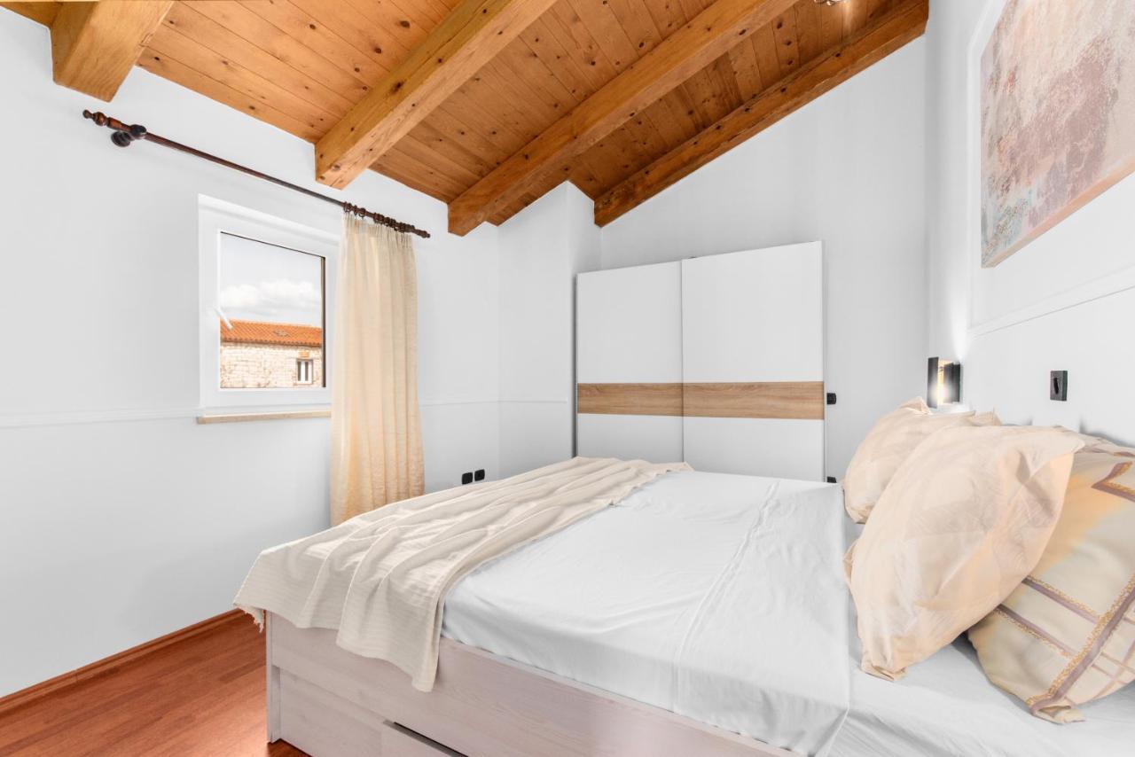The Village Novigrad  Bagian luar foto